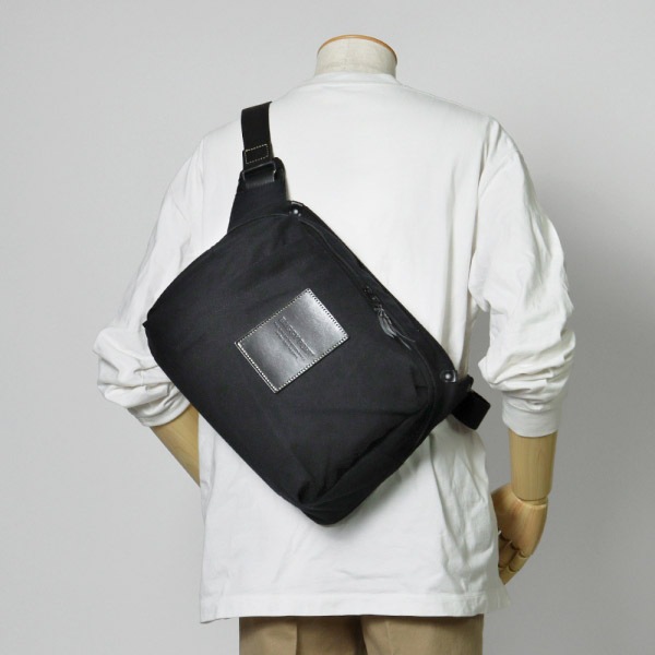 バギーポート BAGGYPORT ショルダーバッグ ブラック帆布 横型 メンズ