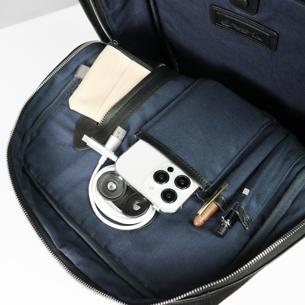 ピーアイディー PID バックパック Ecrire エクリール 撥水 レザー スクエアリュック 本革 メンズ レディース P.I.D 各色 PAZ102 | ブランド [正規取扱店]