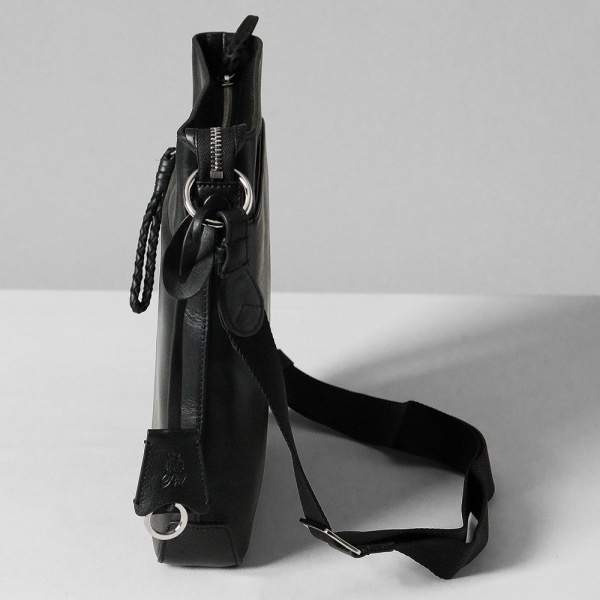 ピーアイディー PID ショルダーバッグ Ecrire エクリール 撥水 レザー 縦型バッグ 本革 メンズ レディース P.I.D 各色 PAZ103 | ブランド [正規取扱店]