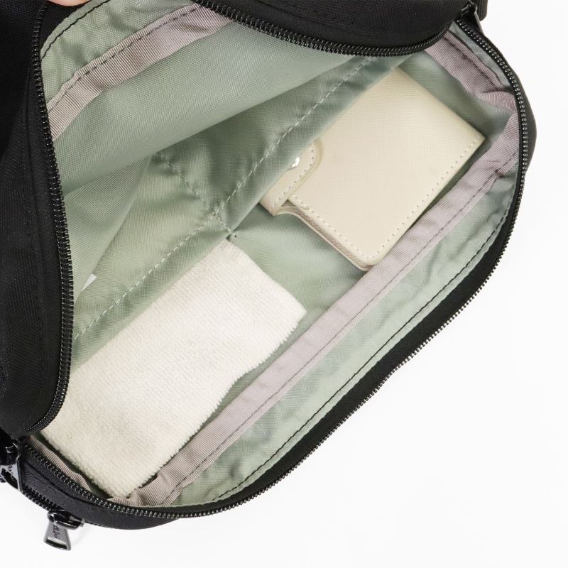 ケルティ KELTY ショルダーバッグ イーエス レクタングル ジップ ショルダー Mサイズ ES RECTANGLE ZIP SHOULDER M 5L 2気室 メンズ レディース 斜め掛け アウトドア 軽量 ロゴ 2026年秋冬 新作 3259271026 | ブランド [正規取扱店]