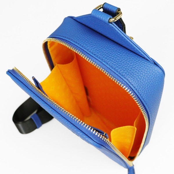 カステルバジャック CASTELBAJAC ボディバッグ CANNELE カヌレ メンズ レディース 縦型 ワンショルダーバッグ 斜め掛け ロゴ 各色 035922 | ブランド [正規取扱店]