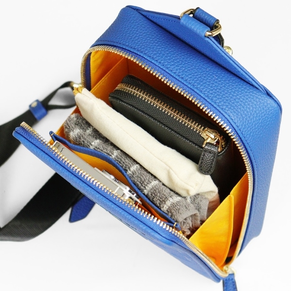 カステルバジャック CASTELBAJAC ボディバッグ CANNELE カヌレ メンズ レディース 縦型 ワンショルダーバッグ 斜め掛け ロゴ 各色 035922 | ブランド [正規取扱店]