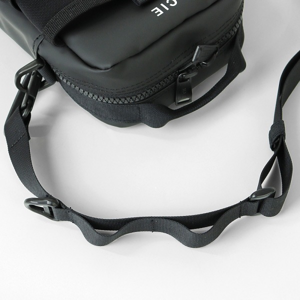 シー CIE ショルダーバッグ GRID3 BOTTLE MINI SHOULDER BAG グリッド3