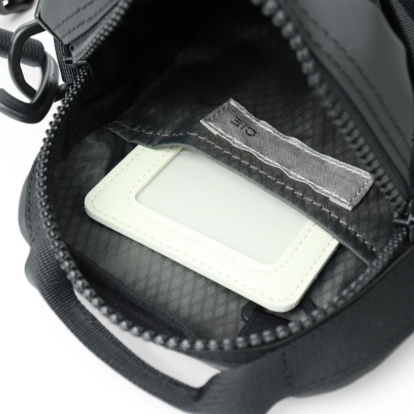 シー CIE ショルダーバッグ GRID3 BOTTLE MINI SHOULDER BAG