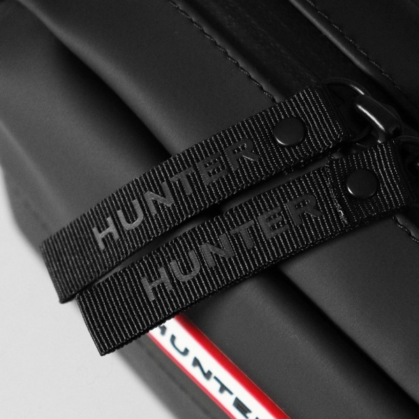 ハンター HUNTER ショルダーバッグ メンズ レディース オリジナル ラバライズ ミニ クロスボディ 耐水 BLACK ブラック UBX2234CPE-BLK | ブランド [正規取扱店]