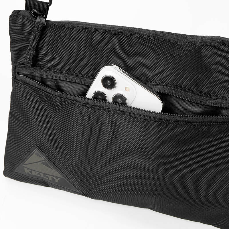 ケルティ KELTY ショルダーバッグ アーバン フラット ポーチ URBAN FLAT POUCH SM サコッシュ ミニバッグ メンズ レディース 斜め掛け アウトドア 軽量 ロゴ 2026年秋冬 新作 32592419 | ブランド [正規取扱店]