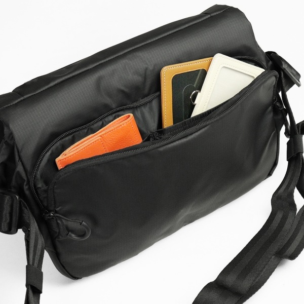 マイケルリンネル Michael Linnell ショルダーバッグ A.R.M.S アーミーコーティング メッセンジャーバッグ メンズ レディース 6L 撥水 軽量 ブラック MLAC-27 | ブランド [正規取扱店]