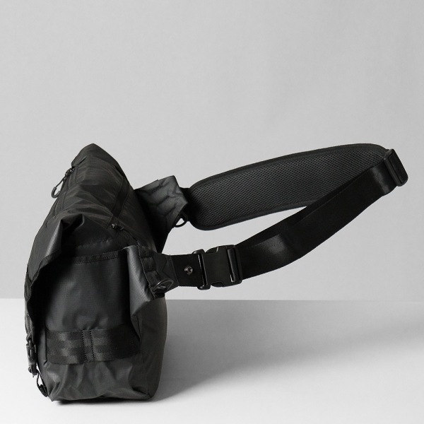 マイケルリンネル Michael Linnell ショルダーバッグ A.R.M.S メッセンジャーバッグ アーミーコーティング メンズ レディース 17L 撥水 軽量 MLAC-26 | ブランド [正規取扱店]