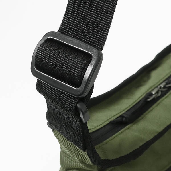 コロンビア Columbia ショルダーバッグ Big Muddy Road オムニシールド 縦型 ショルダー メンズ レディース 撥水 軽量 斜めがけ バッグ ロゴ 各色 PU8816 | ブランド [正規取扱店]