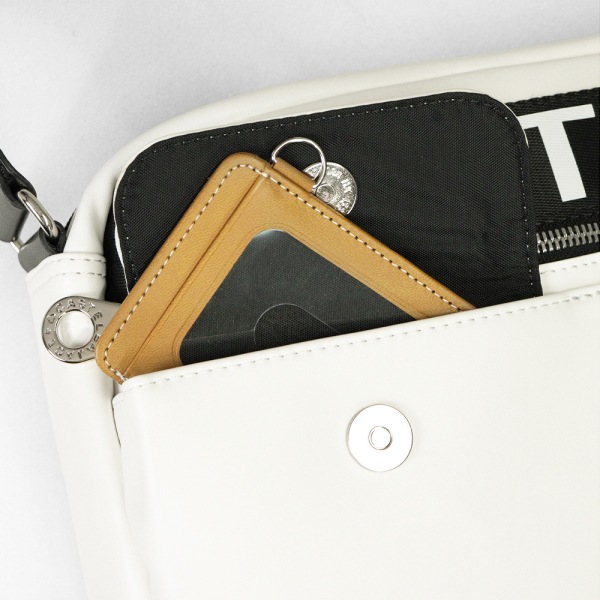 カステルバジャック CASTELBAJAC ショルダーバッグ ダルトン Dulton メンズ ロゴ ヨコ型 ミニバッグ 各色 26132 | ブランド [正規取扱店]