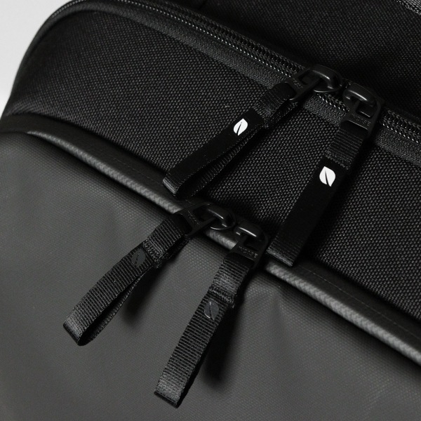 インケース Incase バックパック A.R.C. Daypack エーアルーシー デイパック リュックサック メンズ 20L ブラック INCO100684-BLK / 137213053005 | ブランド [正規取扱店]