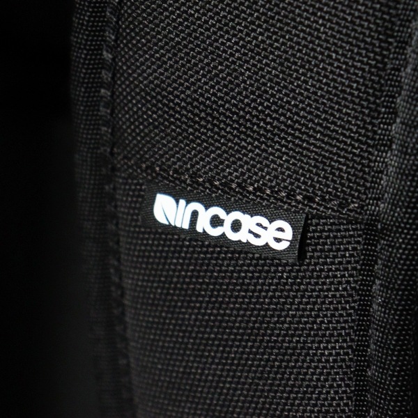 インケース Incase バックパック A.R.C. Daypack エーアルーシー デイパック リュックサック メンズ 20L ブラック INCO100684-BLK / 137213053005 | ブランド [正規取扱店]