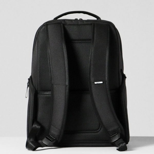 インケース Incase バックパック A.R.C. Daypack エーアルーシー