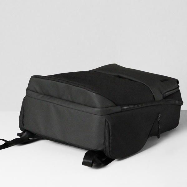 インケース Incase バックパック A.R.C. Daypack エーアルーシー