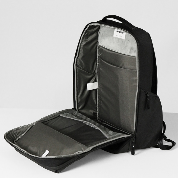 インケース Incase バックパック A.R.C. Daypack エーアルーシー