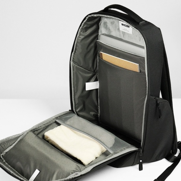 インケース Incase バックパック A.R.C. Daypack エーアルーシー