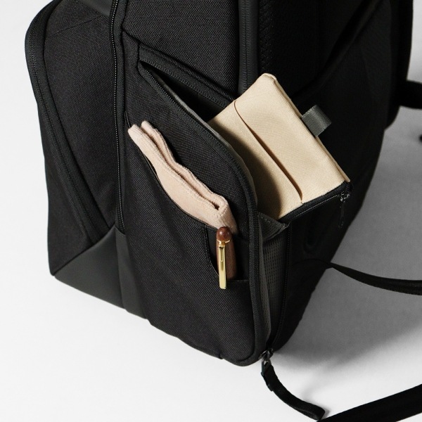 インケース Incase バックパック A.R.C. Commuter Pack エーアルーシー コミューターパック リュックサック メンズ 23L ブラック INCO100683-BLK / 137213053003 | ブランド [正規取扱店]