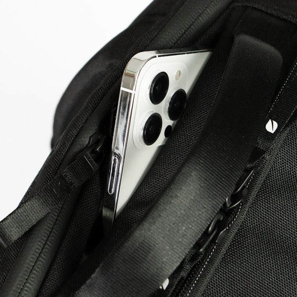 インケース Incase バックパック A.R.C. Commuter Pack エーアルーシー コミューターパック リュックサック メンズ 23L ブラック INCO100683-BLK / 137213053003 | ブランド [正規取扱店]