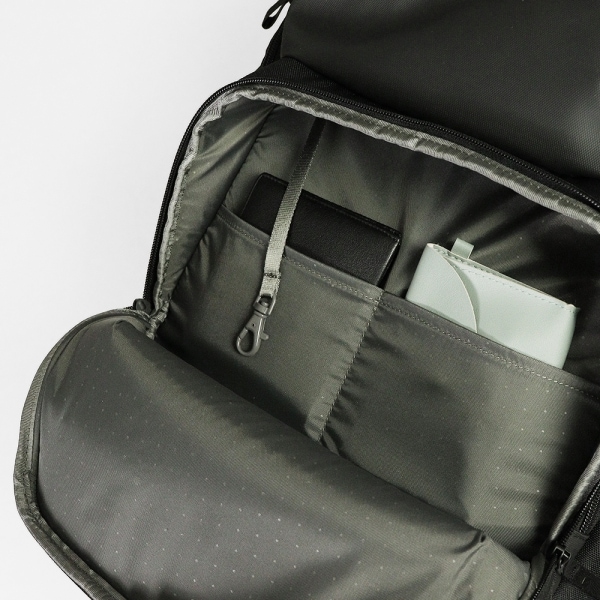 インケース Incase バックパック A.R.C. Commuter Pack エーアルーシー