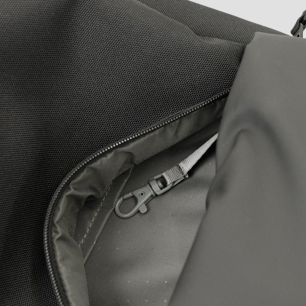 インケース Incase バックパック A.R.C Travel Pack エーアルーシー トラベルパック リュックサック メンズ 27L ブラック INCO100682-BLK / 137213053001 | ブランド [正規取扱店]