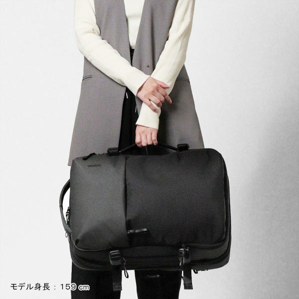 インケース Incase バックパック A.R.C Travel Pack エーアルーシー トラベルパック リュックサック メンズ 27L ブラック INCO100682-BLK / 137213053001 | ブランド [正規取扱店]