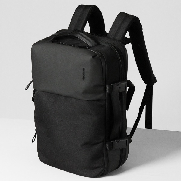インケース Incase バックパック A.R.C Travel Pack エーアルーシー トラベルパック リュックサック メンズ 27L ブラック INCO100682-BLK / 137213053001 | ブランド [正規取扱店]