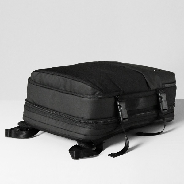 インケース Incase バックパック A.R.C Travel Pack エーアルーシー トラベルパック リュックサック メンズ 27L ブラック INCO100682-BLK / 137213053001 | ブランド [正規取扱店]