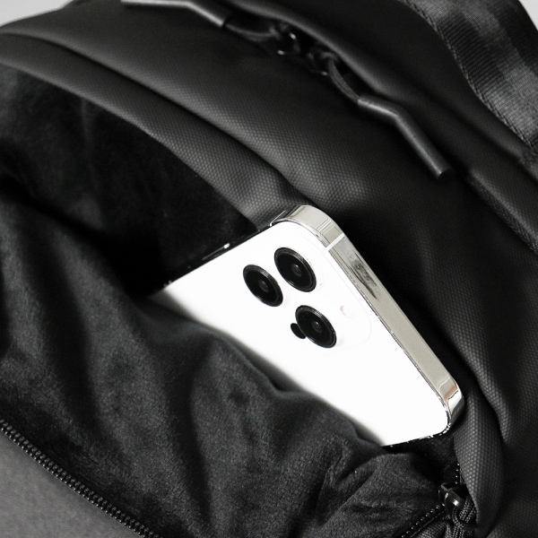 インケース Incase バックパック City Compact Backpack シティコンパクト デイパック リュックサック メンズ 19L ブラック CL55452 / 37171078 | ブランド [正規取扱店]