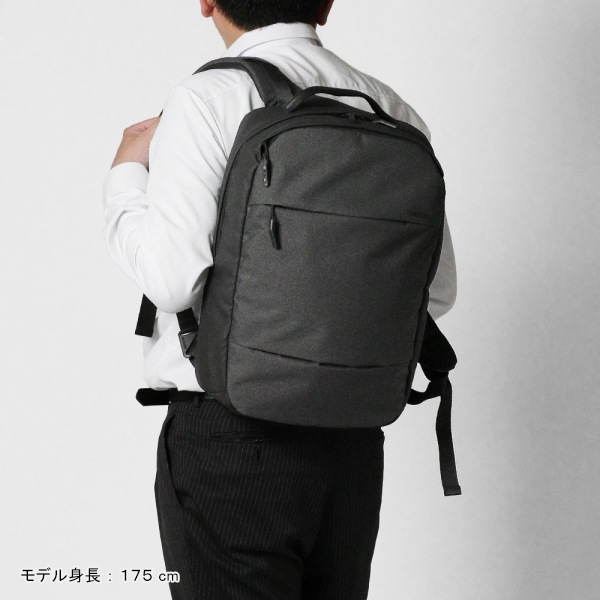 インケース Incase バックパック City Compact Backpack シティコンパクト デイパック リュックサック メンズ 19L ブラック CL55452 / 37171078 | ブランド [正規取扱店]