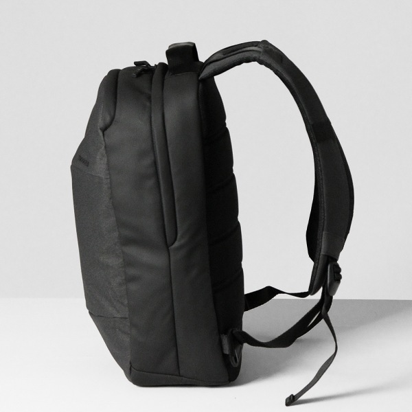 インケース Incase バックパック City Compact Backpack シティコンパクト デイパック リュックサック メンズ 19L ブラック CL55452 / 37171078 | ブランド [正規取扱店]