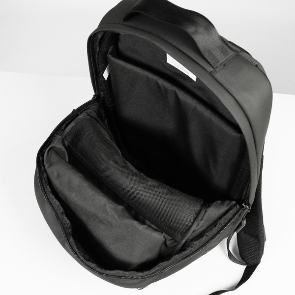 インケース Incase バックパック City Compact Backpack シティコンパクト デイパック リュックサック メンズ 19L ブラック CL55452 / 37171078 | ブランド [正規取扱店]