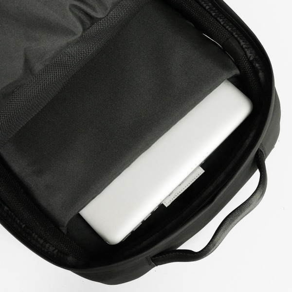 インケース Incase バックパック City Compact Backpack シティコンパクト デイパック リュックサック メンズ 19L ブラック CL55452 / 37171078 | ブランド [正規取扱店]