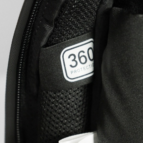 インケース Incase バックパック City Compact Backpack With 1680D コンパクト デイパック リュックサック メンズ 19L ブラック INBP100623-BLK / 137233053003 | ブランド [正規取扱店]