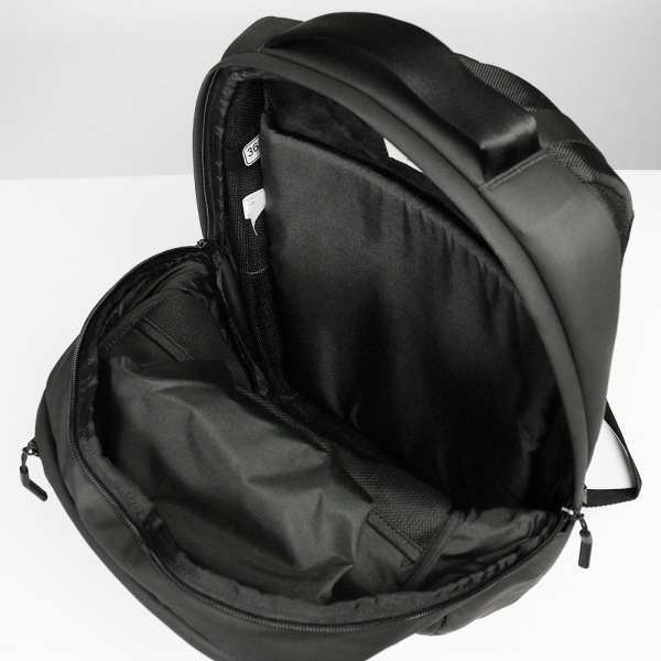 インケース Incase バックパック City Compact Backpack With 1680D コンパクト デイパック リュックサック メンズ 19L ブラック INBP100623-BLK / 137233053003 | ブランド [正規取扱店]