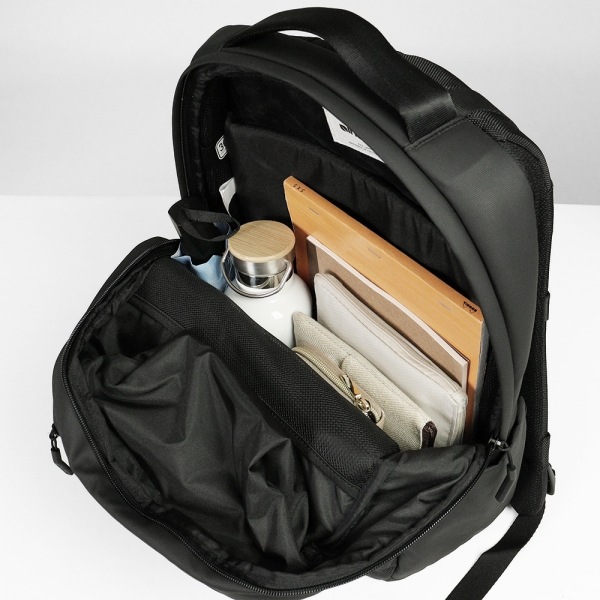 インケース Incase バックパック City Compact Backpack With 1680D コンパクト デイパック リュックサック メンズ 19L ブラック INBP100623-BLK / 137233053003 | ブランド [正規取扱店]