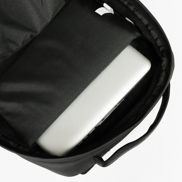 インケース Incase バックパック City Compact Backpack With 1680D コンパクト デイパック リュックサック メンズ 19L ブラック INBP100623-BLK / 137233053003 | ブランド [正規取扱店]