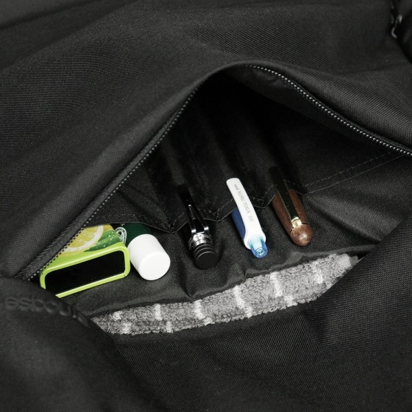 インケース Incase バックパック City Compact Backpack With CORDURA Nylon シティコンパクト コーデュラナイロン デイパック リュックサック メンズ 19L ブラック INBP100652-BLK / 137211053001 | ブランド [正規取扱店]