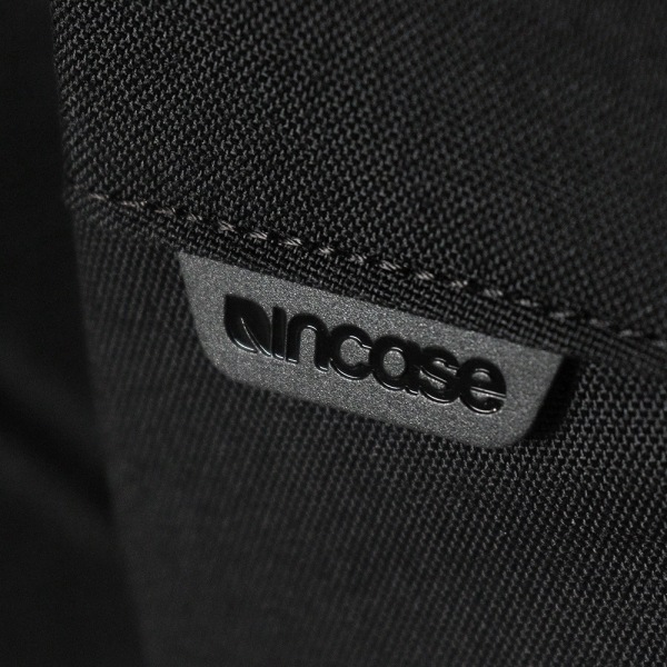 インケース Incase バックパック City Compact Backpack With CORDURA Nylon シティコンパクト コーデュラナイロン デイパック リュックサック メンズ 19L ブラック INBP100652-BLK / 137211053001 | ブランド [正規取扱店]