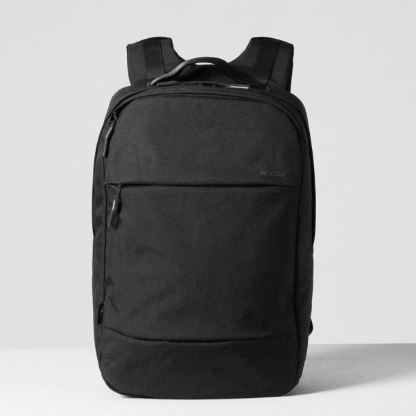 インケース Incase バックパック City Compact Backpack With CORDURA Nylon シティコンパクト コーデュラナイロン デイパック リュックサック メンズ 19L ブラック INBP100652-BLK / 137211053001 | ブランド [正規取扱店]