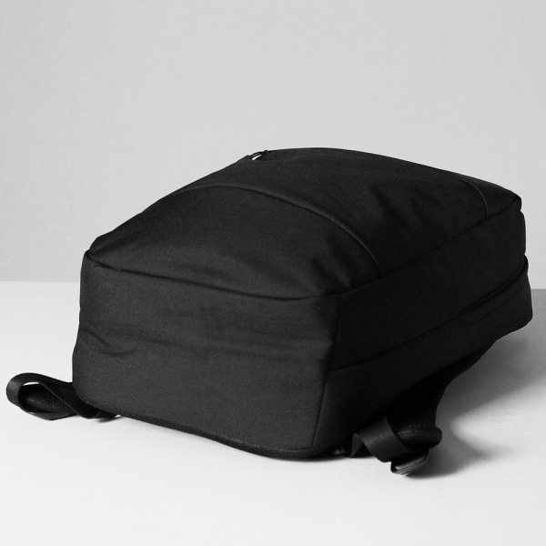 インケース Incase バックパック City Compact Backpack With CORDURA Nylon シティコンパクト コーデュラナイロン デイパック リュックサック メンズ 19L ブラック INBP100652-BLK / 137211053001 | ブランド [正規取扱店]