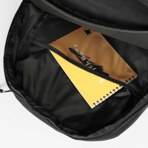 インケース Incase バックパック City Compact Backpack With CORDURA Nylon シティコンパクト コーデュラナイロン デイパック リュックサック メンズ 19L ブラック INBP100652-BLK / 137211053001 | ブランド [正規取扱店]