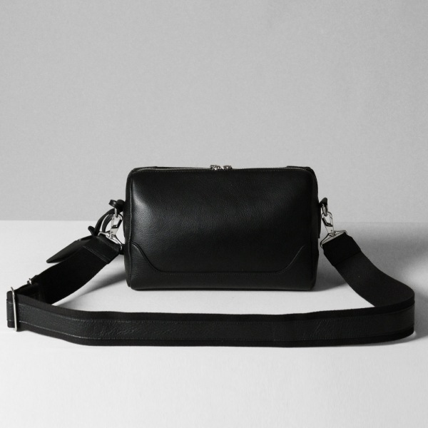 【新品】PELLE MORBIDA 10周年記念 葉加瀬太郎コラボバッグ 新品】PELLE MORBIDA 10周年記念 葉加瀬太郎コラボバッグ 葉加瀬太郎