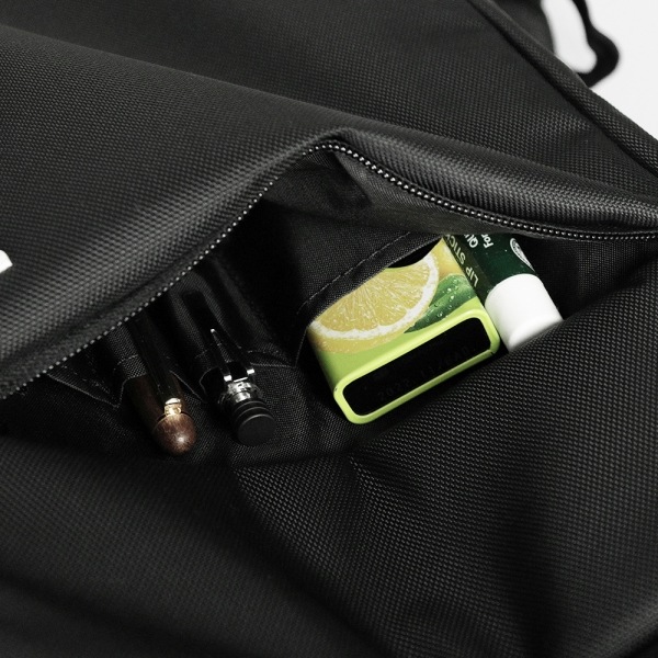 インケース Incase バックパック ICON Slim Backpack アイコンスリム デイパック リュックサック メンズ 28L ブラック CL55535 / 37171072 | ブランド [正規取扱店]