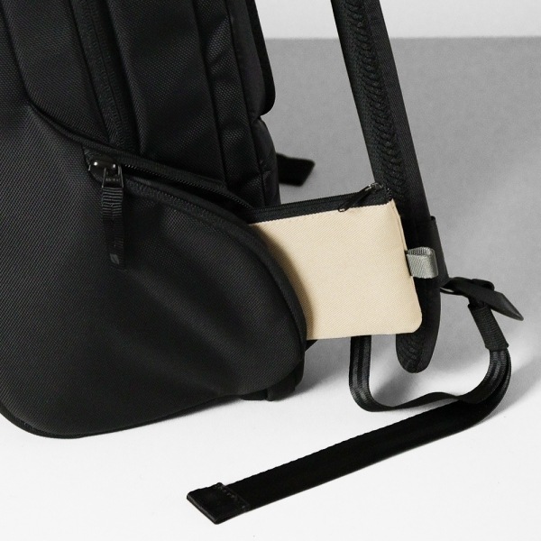 インケース Incase バックパック ICON Slim Backpack アイコンスリム デイパック リュックサック メンズ 28L ブラック CL55535 / 37171072 | ブランド [正規取扱店]