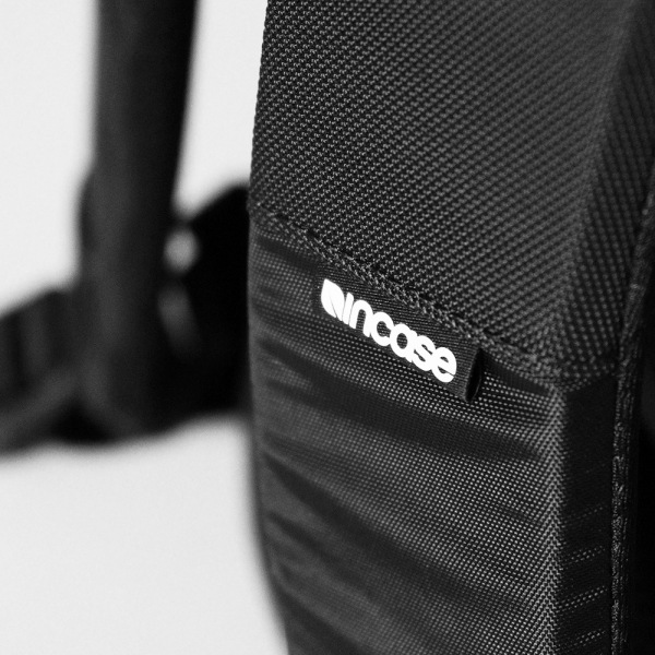 インケース Incase バックパック ICON Slim Backpack アイコンスリム デイパック リュックサック メンズ 28L ブラック CL55535 / 37171072 | ブランド [正規取扱店]