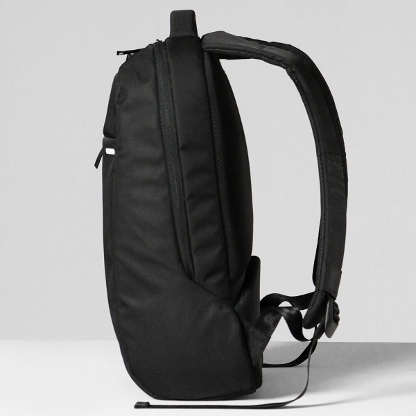 インケース Incase バックパック ICON Lite Pack アイコン ライト デイパック リュックサック メンズ 22L ブラック INCO100279-BLK / 37171010 | ブランド [正規取扱店]