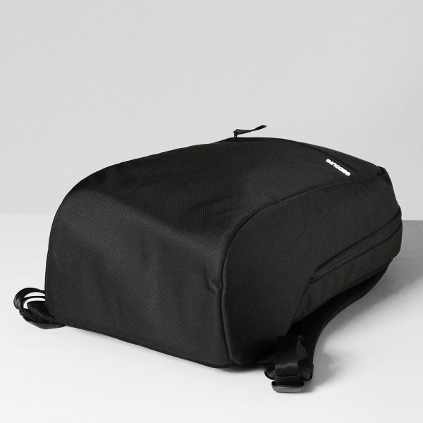 インケース Incase バックパック ICON Lite Pack アイコン ライト デイパック リュックサック メンズ 22L ブラック INCO100279-BLK / 37171010 | ブランド [正規取扱店]