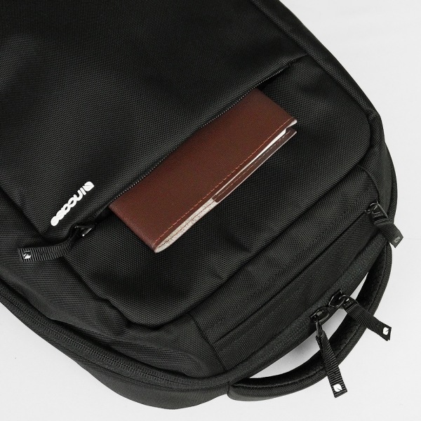 インケース Incase バックパック ICON Lite Pack アイコン ライト デイパック リュックサック メンズ 22L ブラック INCO100279-BLK / 37171010 | ブランド [正規取扱店]