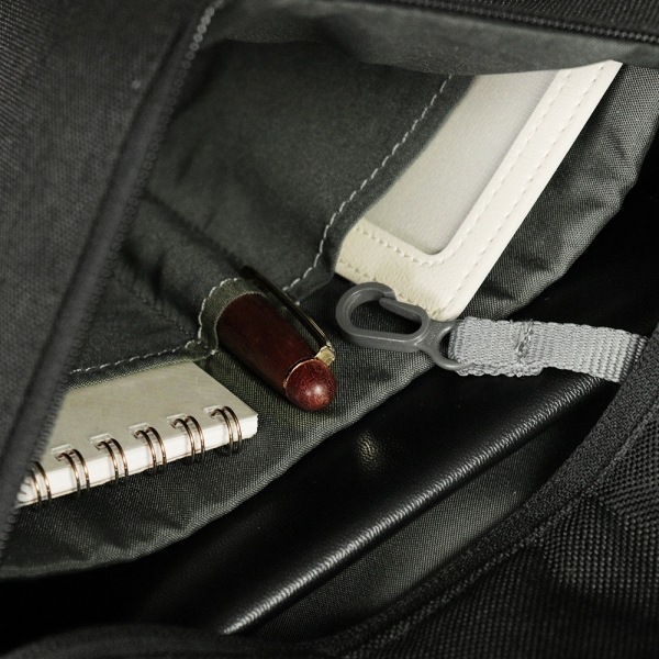 インケース Incase バックパック Crosstown Compact Backpack クロスタウン コンパクト デイパック リュックサック メンズ 22L ブラック INCO400801-BLK / 137243053005 | ブランド [正規取扱店]