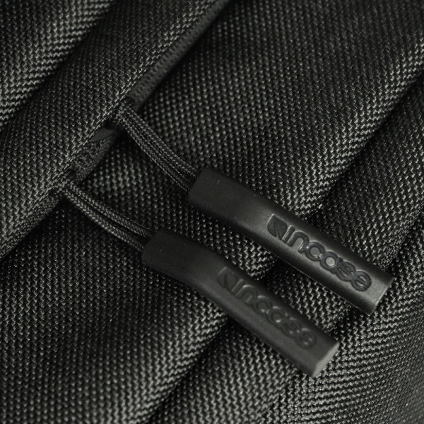 インケース Incase バックパック Crosstown Compact Backpack クロスタウン コンパクト デイパック リュックサック メンズ 22L ブラック INCO400801-BLK / 137243053005 | ブランド [正規取扱店]